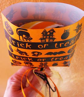 Pies and Aprons: Takeaway: Halloween treat bags
