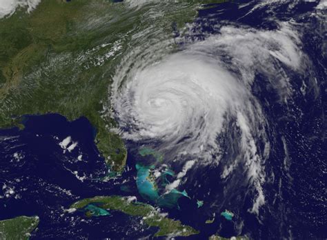 mcbrooklyn: Hurricane Irene from Space, Friday at Noon