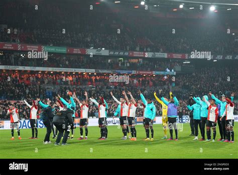 ROTTERDAM - The players of Feyenoord celebrate the victory after the Dutch premier league match ...