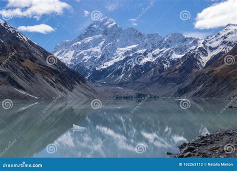 Mount Cook Melting Glasier, Lake, Mount Cook National Park, New Zealand ...