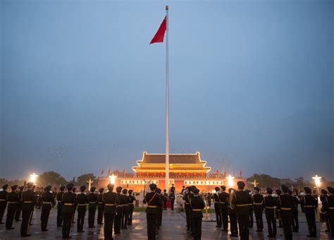 国庆升旗仪式在天安门广场举行 - 中国军网