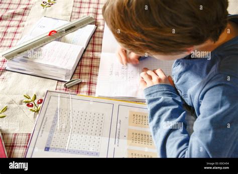 Children doing math hi-res stock photography and images - Alamy