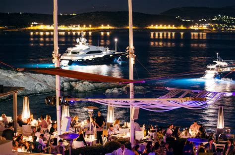 Athens Nightlife: The Best Spots to Party in Athens This Season — The TravelPorter