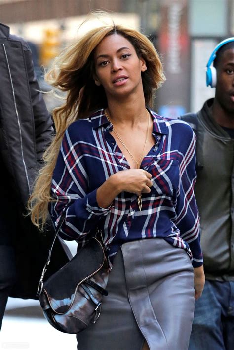 Beyonce Street Style - Out in New York City - October 2014 • CelebMafia