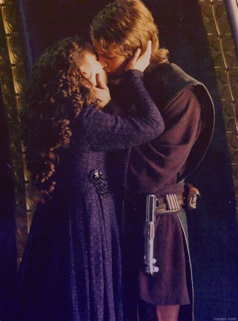 Which AnakinPadme kiss you prefer? Poll Results - Anakin and Padme - Fanpop