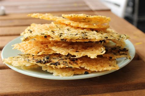 Ladyface Blog: Parmesan Crisps!