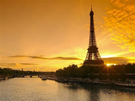 Eiffel Tower Night Tour & Seine River Cruise - City Wonders