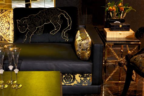 Details from the new Versace Home collection. #VersaceHome @Versace | Casa e lar, Decoração, Lar