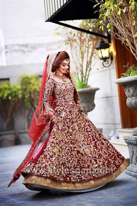 40 Best Designs Pakistani Latest Bridal Lehenga Collection 2024 ...