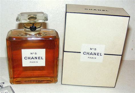 Chanel Perfume Bottles: Vintage Chanel No. 5 Perfume Bottles