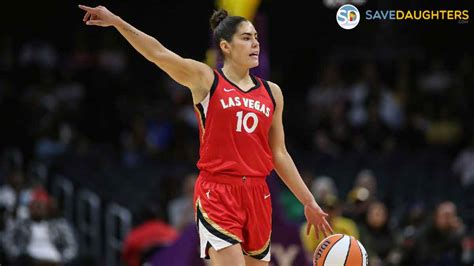 Kelsey Plum Parents, Net Worth, Husband, Age, Family, Bio