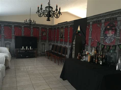 62+ Haunted Mansion Halloween Decorations | Halloween scene setters, Haunted mansion halloween ...