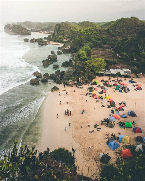 Pantai Ngrumput, Tempat Camping Asyik di Gunungkidul - Where Your ...