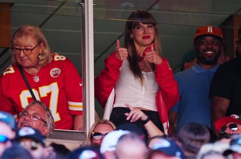 NFL Defends Taylor Swift & Travis Kelce Coverage – Billboard