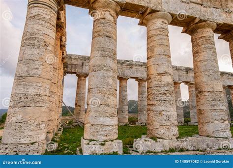 Doric Columns of Greek Temple of Segesta, Ruined Roman Architecture of Ancient Civilization ...