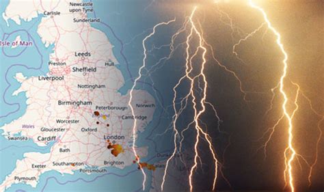 UK lightning map LIVE: London struck by lightning storm - Where will it ...