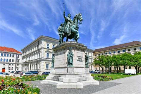 Munich: Old Town Walking Tour Audio Guide | GetYourGuide