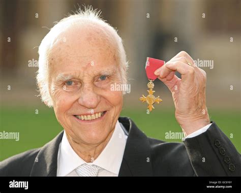 Cinematographer billy williams holds his obe hi-res stock photography and images - Alamy