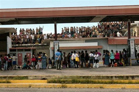 Dozens Killed, Injured in Venezuela Prison Uprising | Human Rights Watch