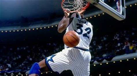 Shaquille O Neal Dunking