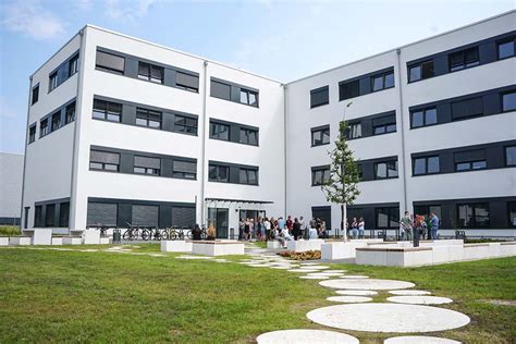 FH Dortmund weiht Neubau auf Campus ein: Raum für Forschung und ...