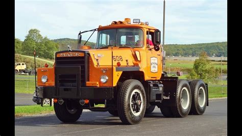 Big Mack Trucks - YouTube