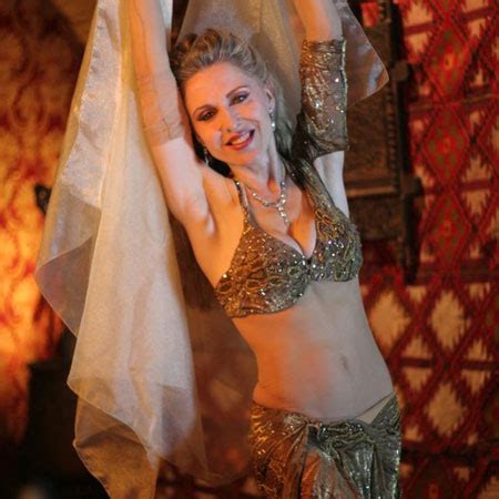 Hire Belly Dancer Cairo, Egypt - Book Egyptian Oriental Dancer ...