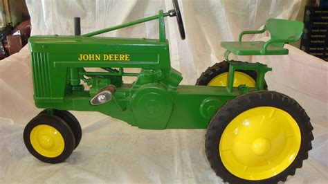 John Deere Small 60 Pedal Tractor | M213 | Davenport 2014