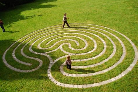 What is Labyrinth Walking? History and Labyrinths