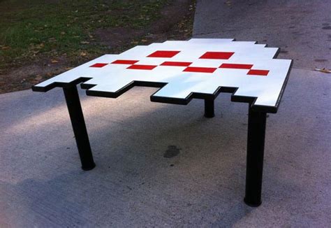 Handmade Pacman Ghost Coffee Table | Gadgetsin