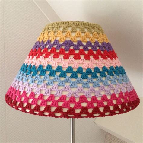 Lampenkap gehaakt Learn To Crochet, Diy Crochet, Crochet Lampshade, Crochet Wall Art, Handmade ...