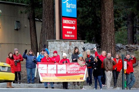 Barton nurses hold candlelight vigil for workplace violence, COVID-19 awareness ...