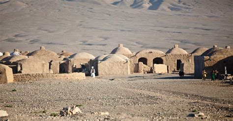 File:Village outside Herat, Afghanistan, Oct2009.jpg - Wikimedia Commons