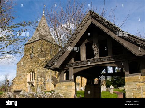 Church and church gate Edenbridge Kent England UK Stock Photo - Alamy