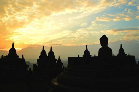 Borobudur sunrise: What you need to know | Borobudur, Asia travel, Sunrise