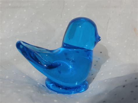 Ron Ray Signed Bluebird of Paradise, Small Figurine. A sweet art glass blue bird. This would ...