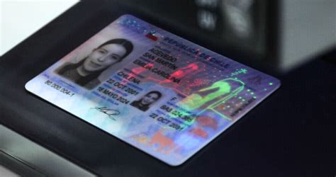 Así es el nuevo carnet de identidad y pasaporte presentado por el Registro Civil - Base Nacional