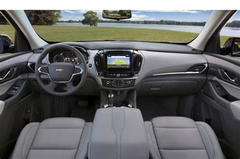 2021 Chevrolet Traverse: 115 Interior Photos | U.S. News