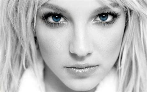 Britney Spears Blue Eyes by moguinho on DeviantArt