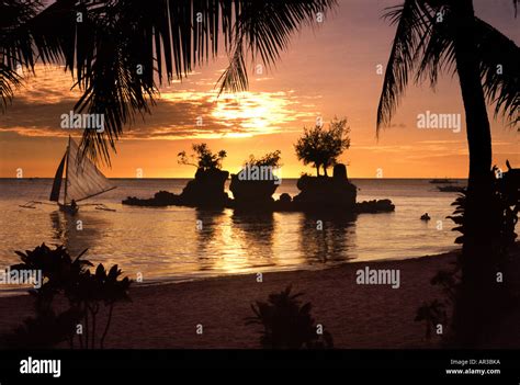 Boracay beach sunset, Boracay Island, Philippines Stock Photo - Alamy