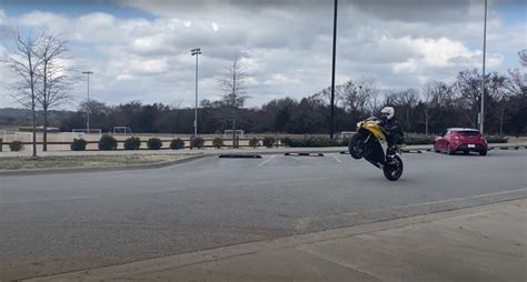 How To Do A Wheelie On A Motorcycle - The Moto Expert