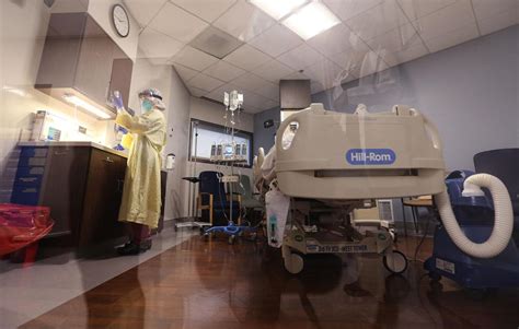 PHOTO GALLERY: Inside the COVID ICU at Bakersfield Memorial Hospital ...