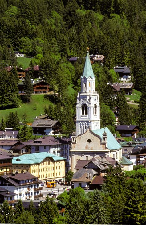 Cortina d'Ampezzo | Italian alps, Italy, Ski resort