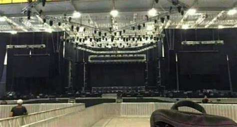 Intip Kemegahan Panggung Konser BTS di Indonesia : Okezone Celebrity