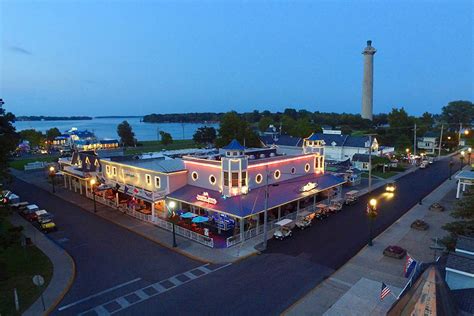 About the Boathouse | The Boathouse Bar and Grill