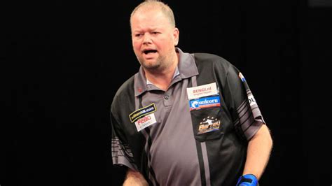 Grand Slam of Darts: Raymond van Barneveld beats Tony O'Shea in ...