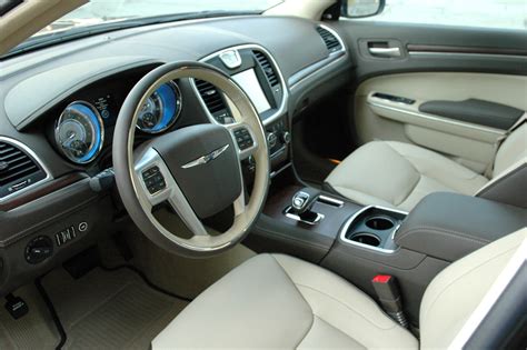 2012 10 Best Interiors: Chrysler 300 Luxury Series | WardsAuto