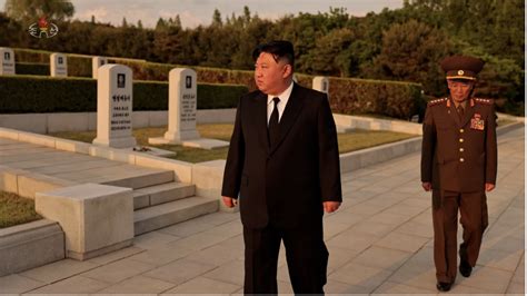 Kim Jong-un estimated to weigh about 140 kg with significant sleep ...
