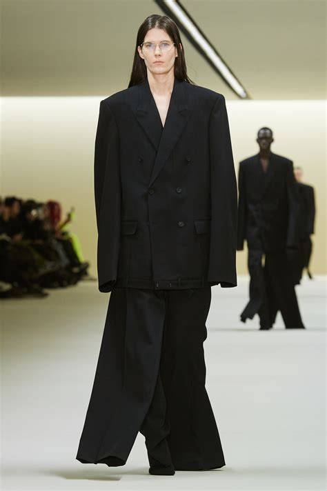 Balenciaga Fall 2023 Ready-to-Wear Fashion Show | Vogue