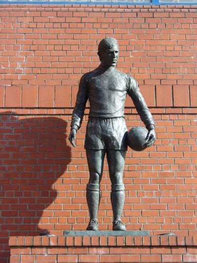 The Sporting Statues Project: John Greig: Glasgow Rangers FC, Ibrox ...